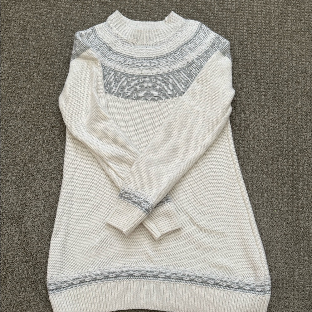 GAP Maternity Women's Sweater in Cream and Gray